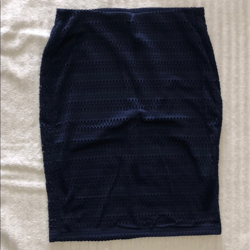 Old Navy Elastic Waist Skirt. Color Navy